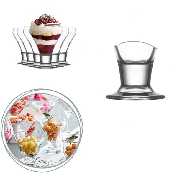 Coupe crème glace sundae sorbet en verre transparent sur pied